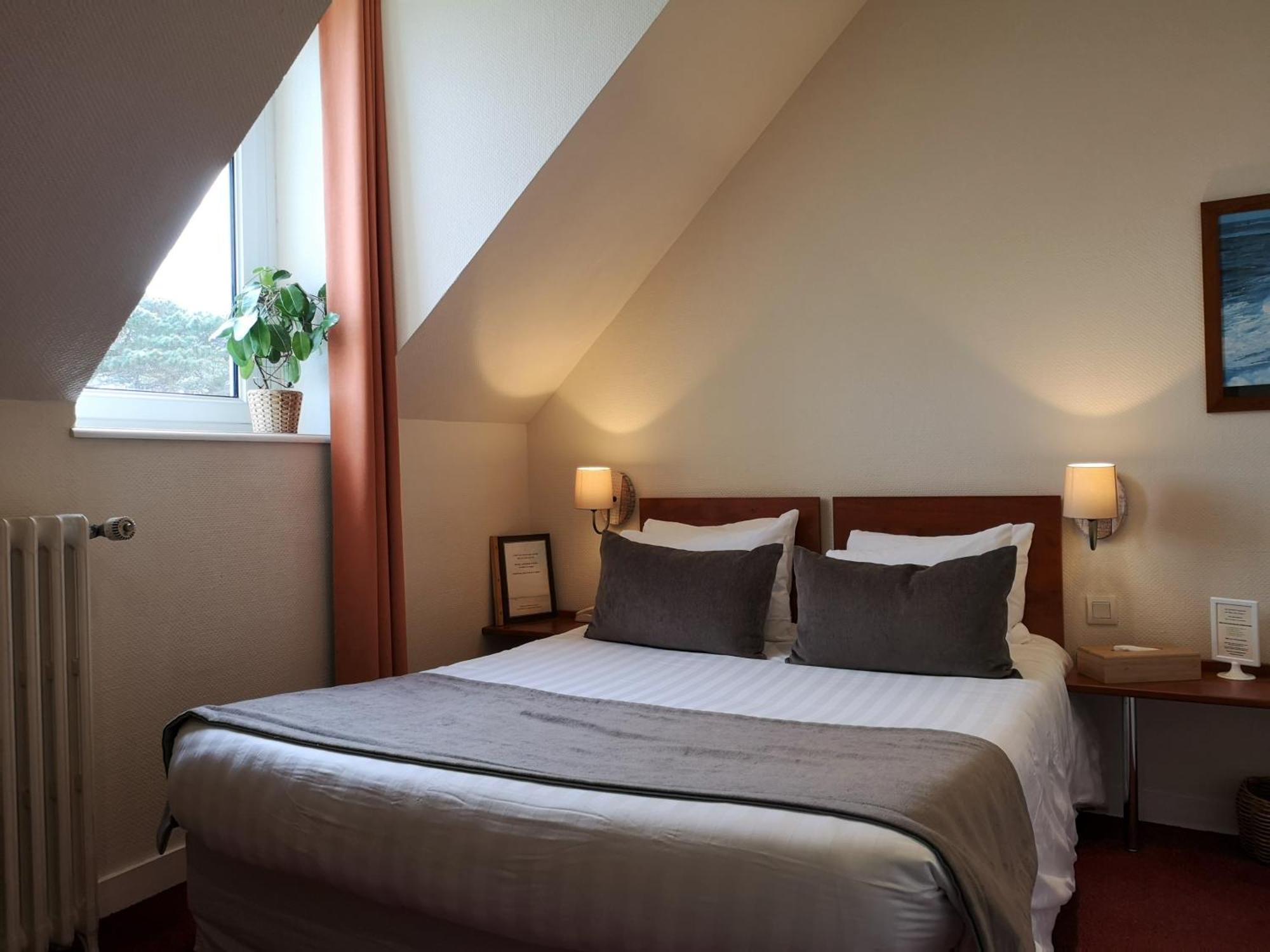 Hotel Aux Tamaris - Vue Mer Roscoff Bilik gambar
