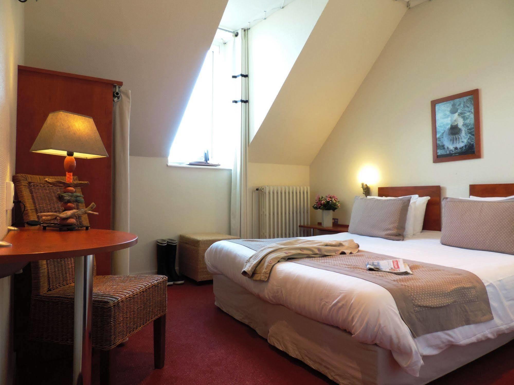 Hotel Aux Tamaris - Vue Mer Roscoff Luaran gambar