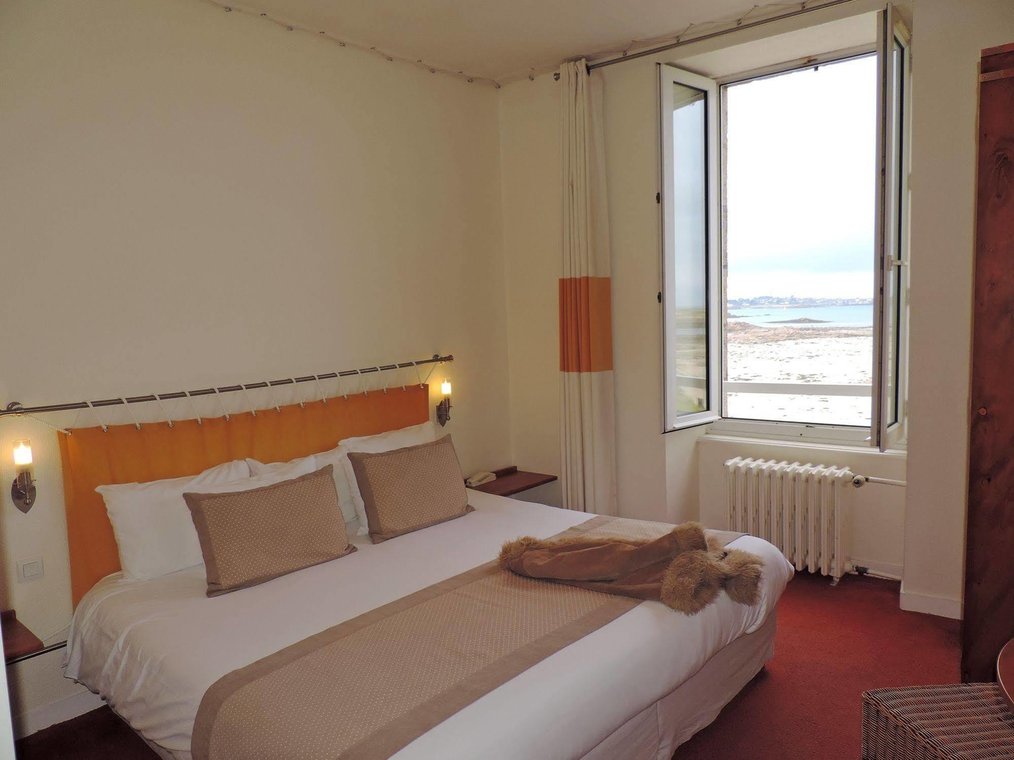 Hotel Aux Tamaris - Vue Mer Roscoff Luaran gambar