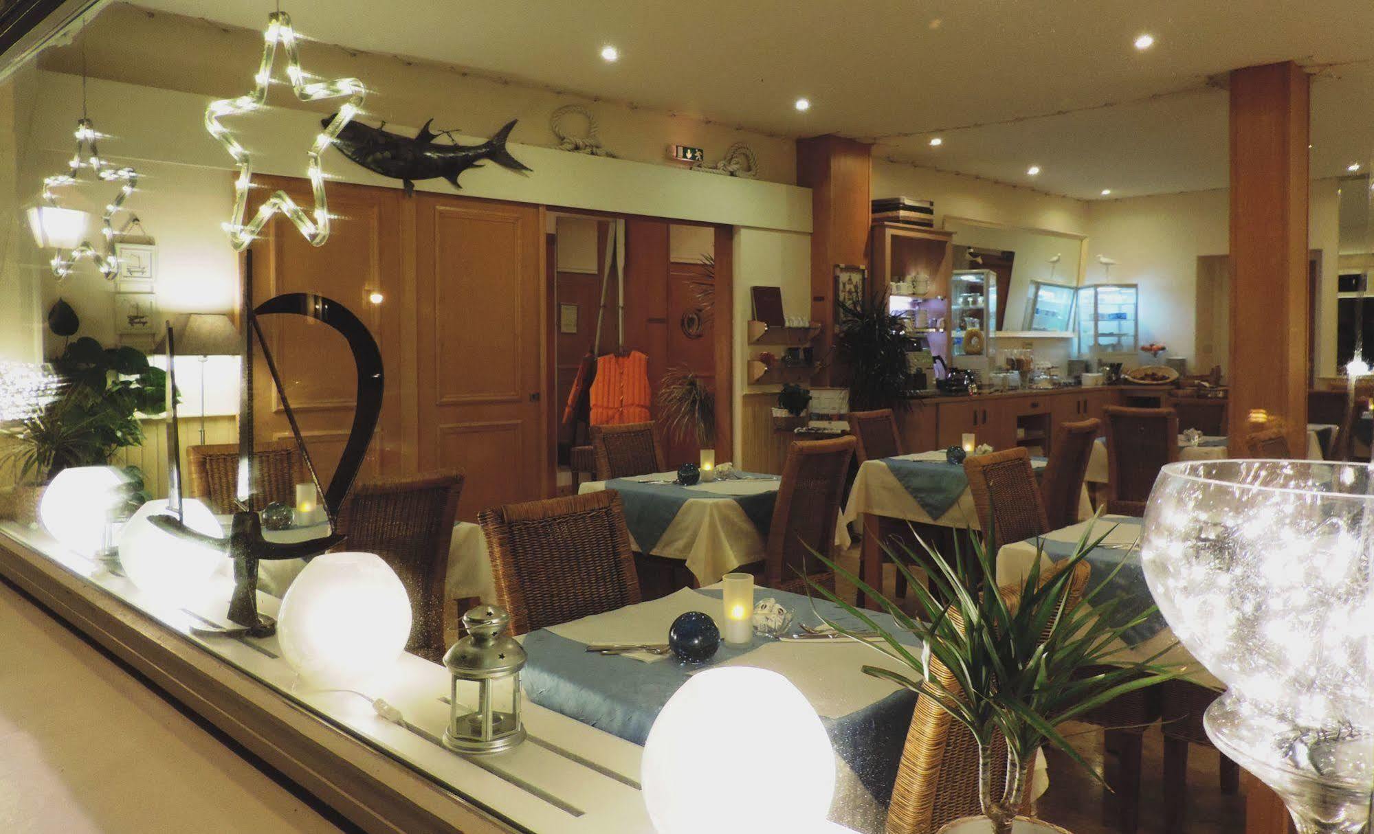 Hotel Aux Tamaris - Vue Mer Roscoff Luaran gambar