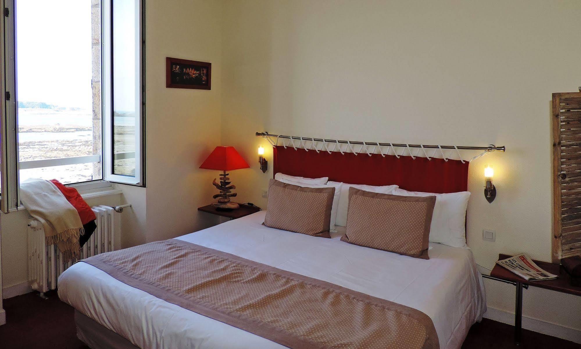 Hotel Aux Tamaris - Vue Mer Roscoff Luaran gambar