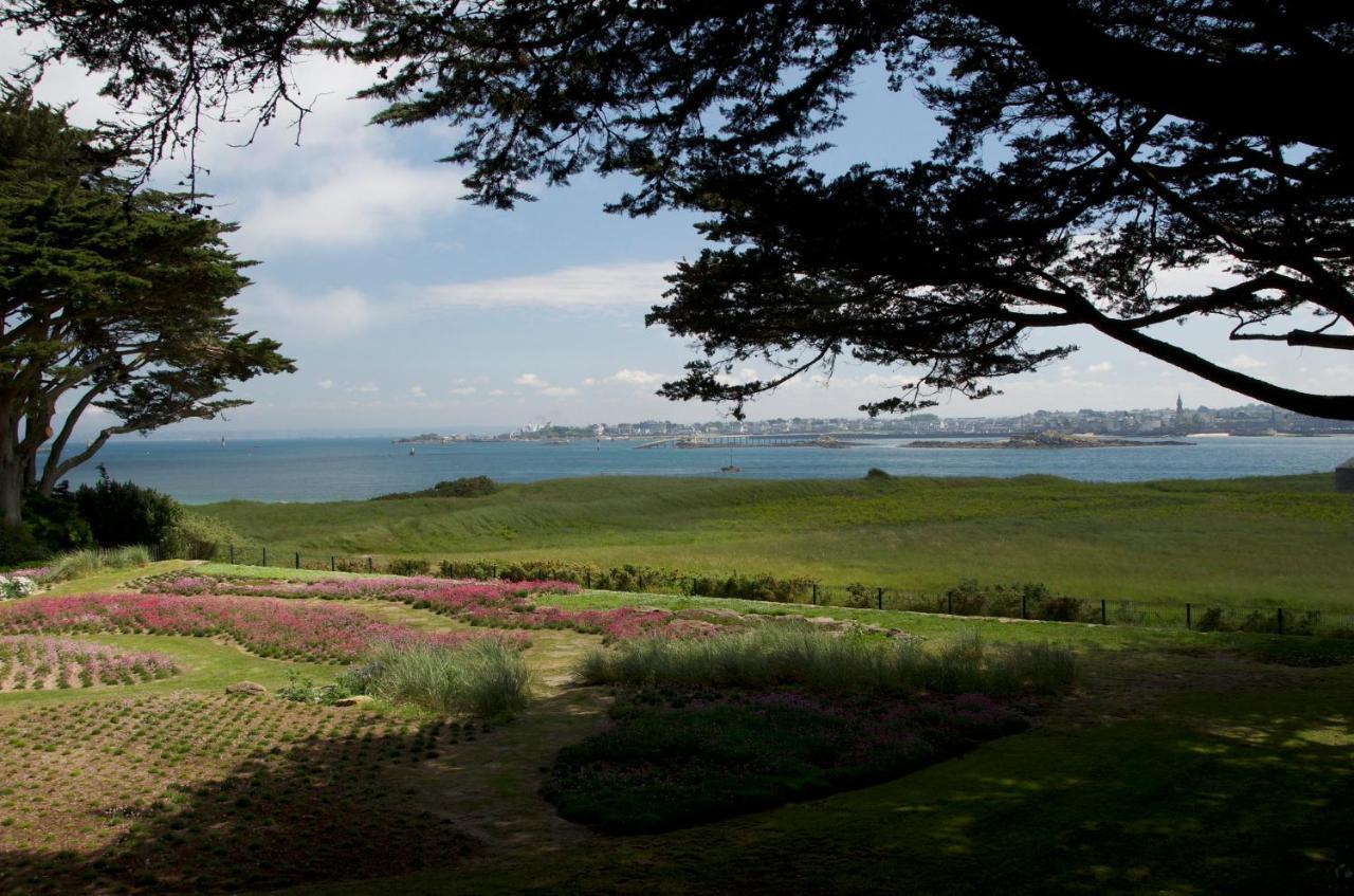 Hotel Aux Tamaris - Vue Mer Roscoff Luaran gambar